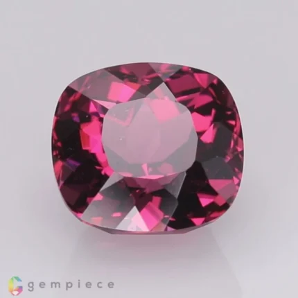 Rhodolite garnet 2.93cts - 8x7mm