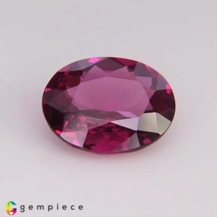 Rhodolite garnet 3.04cts - 10x8mm